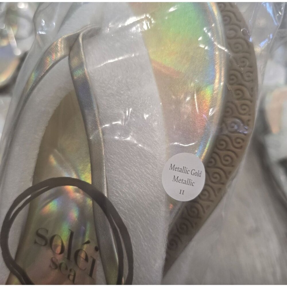 Soléi Sea NWT holographic gold Iridescent Flip Flops Women Size 11 with hair tie - Picture 6 of 12